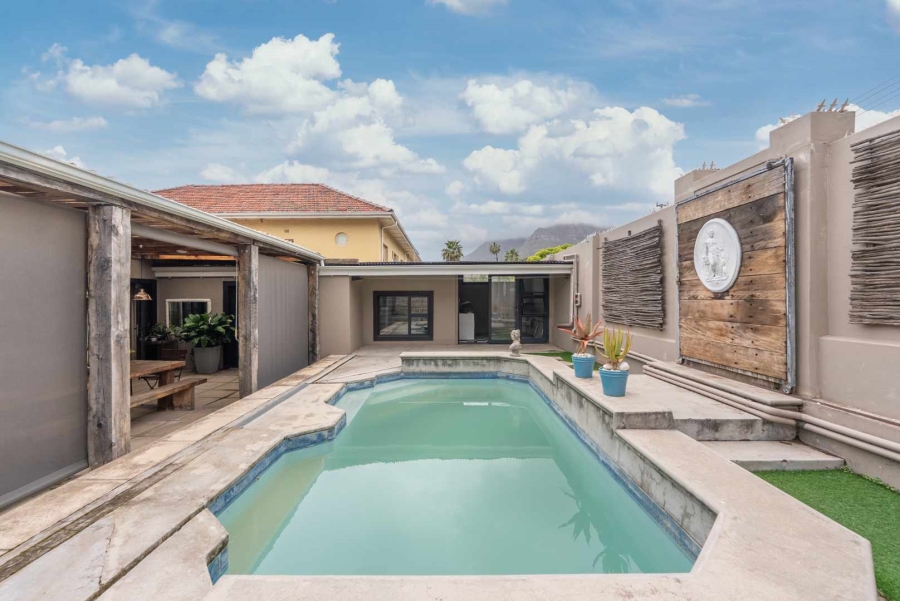 3 Bedroom Property for Sale in Gardens Western Cape